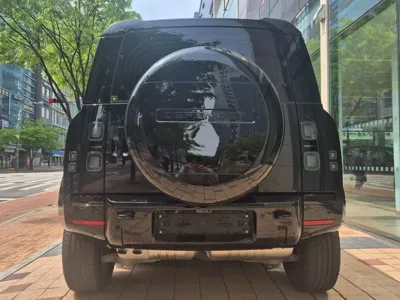 Land Rover Defender 2026, 650 км, за 67867.1 USD