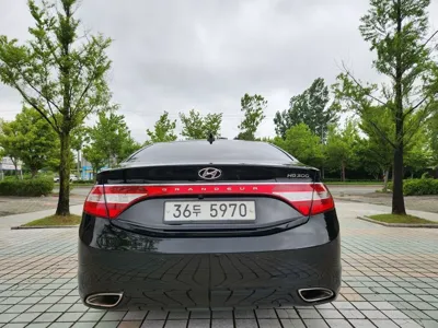 Hyundai Grandeur 2014, 216000 км, за 2166.21 USD