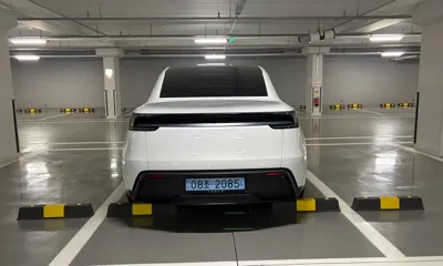 Tesla Model Y 2025, 2200 км, за 34527.71 USD