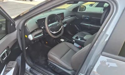 Kia EV4 2026, 5843 км, за 9012.17 USD