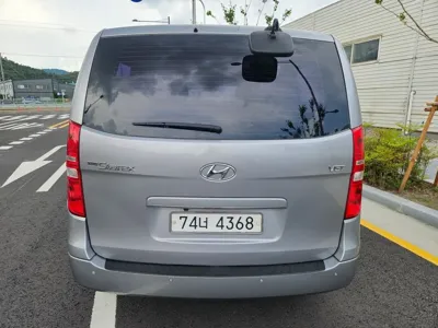 Hyundai Starex 2017, 123752 км, за 7285.98 USD