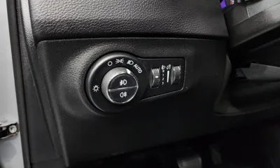 Jeep Compass 2018, 56095 км, за 9184.01 USD - фото 14