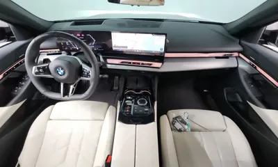 BMW 5-Series 2025, 8920 км, за 43951.64 USD - фото 7