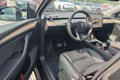 Tesla Model Y 2022, 81100 км, за 24955 USD - фото 13