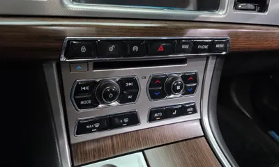 Jaguar XF 2015, 83629 км, за 5185.77 USD - фото 17