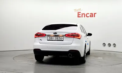 Kia K3 2015, 148930 км, за 4420.46 USD