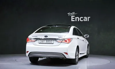 Hyundai Sonata 2012, 81363 км, за 4225.44 USD