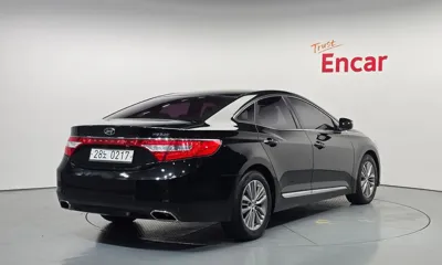 Hyundai Grandeur 2017, 119746 км, за 4485.47 USD