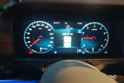 Mercedes-Benz E-Class 2022, 29900 км, за 44058 USD - фото 11
