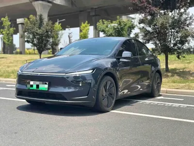 Tesla Model Y · 2025 год