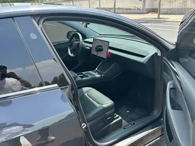 Tesla Model Y 2025, 10000 км, за 30692.3 USD - фото 7