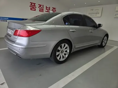 Hyundai Genesis 2008, 250835 км, за 1824.11 USD