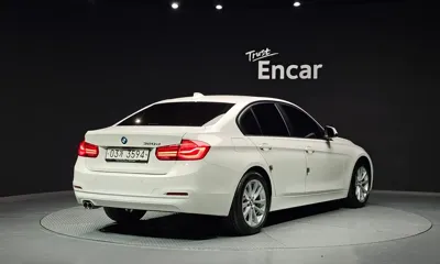 BMW 3-Series 2018, 103120 км, за 10076.05 USD