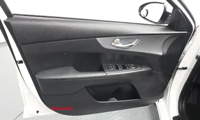 Kia K3 2022, 91681 км, за 8905.93 USD - фото 24