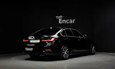 BMW 3-Series 2021, 98117 км, за 15944.6 USD