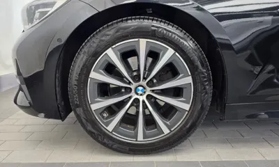 BMW 3-Series 2021, 98117 км, за 15944.6 USD