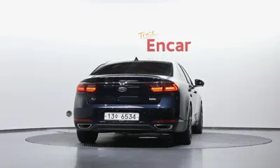 Kia K7 2018, 174330 км, за 8796.11 USD