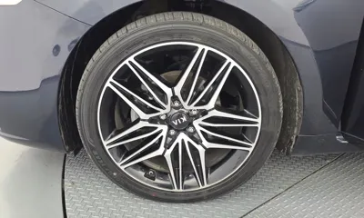 Kia K7 2018, 174330 км, за 8796.11 USD