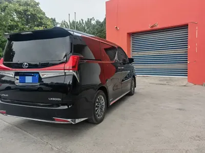 Lexus LM 2023, 38000 км, за 138019.69 USD