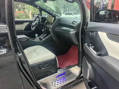 Lexus LM 2023, 38000 км, за 138019.69 USD - фото 6