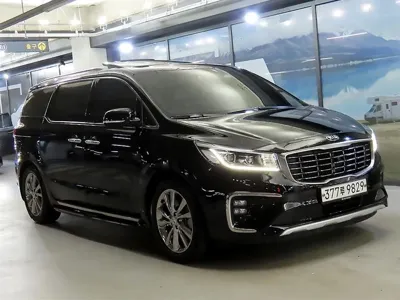 Kia Canival · 2020 год