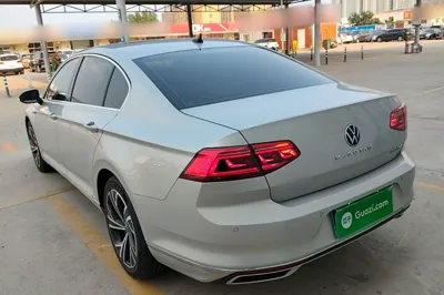 Volkswagen Magotan 2020, 85300 км, за 16022 USD