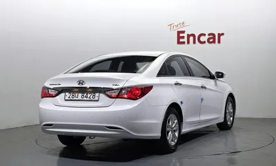 Hyundai Sonata 2010, 90053 км, за 2665.28 USD