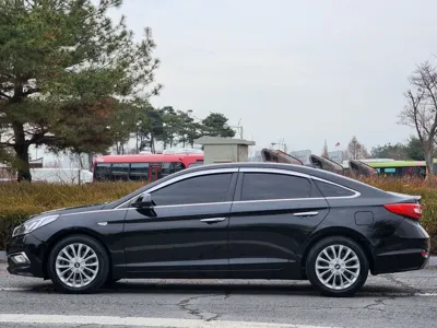 Hyundai Sonata 2016, 169000 км, за 4426.82 USD