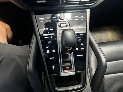 Porsche Cayenne 2020, 45000 км, за 49019.15 USD - фото 11