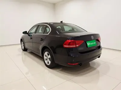 Volkswagen Lavida 2016, 162600 км, за 2406.32 USD