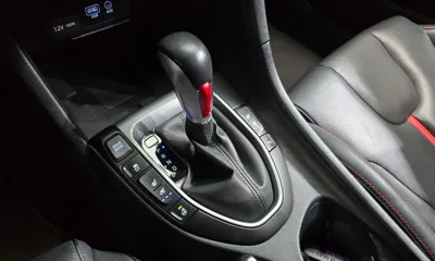 Hyundai Veloster 2018, 70119 км, за 8990.23 USD - фото 9
