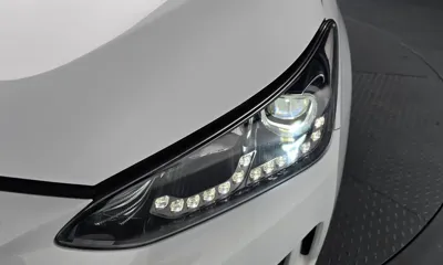 Hyundai Veloster 2018, 70119 км, за 8990.23 USD - фото 22
