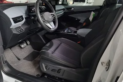 Volkswagen ID.4 X 2023, 76400 км, за 14741 USD - фото 22