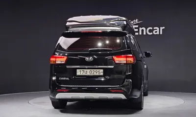 Kia Canival 2016, 115098 км, за 8072.78 USD