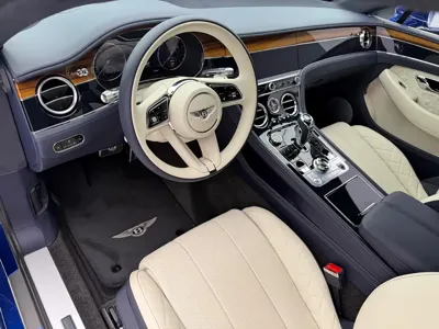 Bentley Continental 2023, 10000 км, за 365946.67 USD