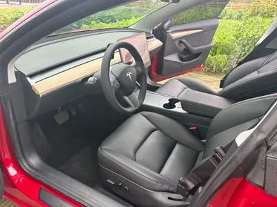 Tesla Model 3 2021, 100000 км, за 14820.79 USD