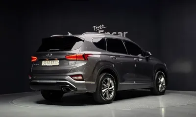 Hyundai Santafe 2019, 116708 км, за 13589.61 USD