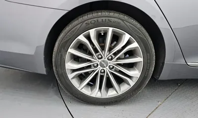 Hyundai Genesis 2015, 106590 км, за 9382.23 USD
