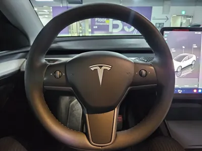 Tesla Model Y 2023, 52000 км, за 25713.93 USD - фото 9