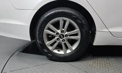Hyundai Sonata 2015, 219719 км, за 3603.78 USD