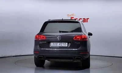 Volkswagen Touareg 2013, 89193 км, за 9035.95 USD - фото 4