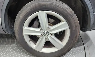 Volkswagen Touareg 2013, 89193 км, за 9035.95 USD - фото 5