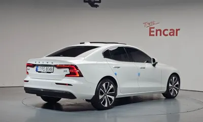 Volvo S60 2023, 20246 км, за 25330.46 USD