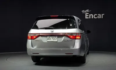 Honda Odyssey 2013, 80309 км, за 8526.98 USD