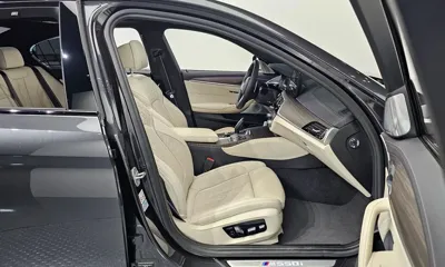 BMW 5-Series 2021, 81035 км, за 33046.33 USD - фото 10