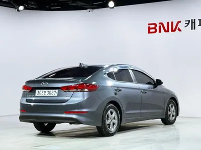 Hyundai Avante 2018, 147500 км, за 3386.08 USD