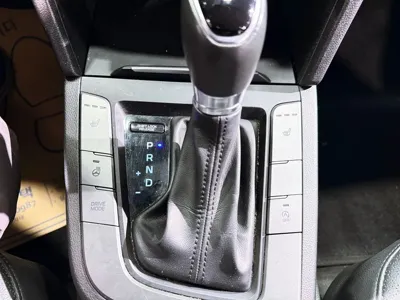 Hyundai Avante 2018, 147500 км, за 3386.08 USD - фото 12