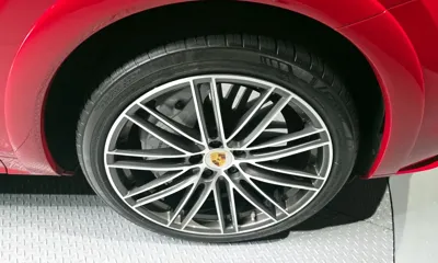 Porsche Cayenne 2021, 63726 км, за 59051.47 USD