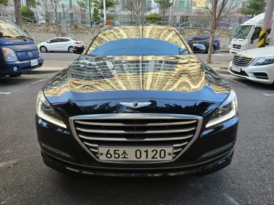 Hyundai Genesis 2016, 186338 км, за 5814.34 USD