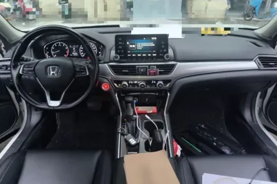 Honda Accord 2018, 82400 км, за 14989 USD - фото 9